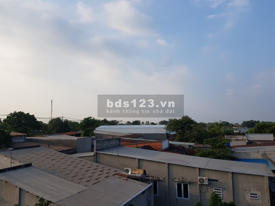 Chính chủ bán nhà đẹp sổ hồng riêng, trung tâm chợ Sáng, đoạn giáp Hóc Môn