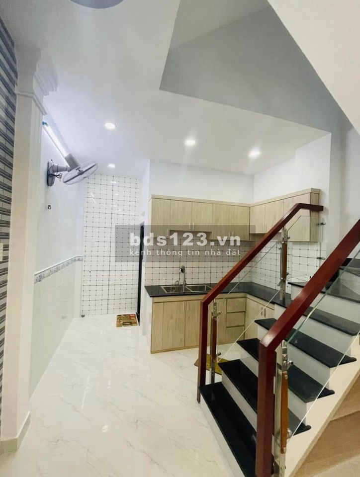 Nhà đẹp hẻm xe hơi Lê Đức Thọ diện tích sử dụng 4x10m giá chỉ 4,9 tỷ thương lượng