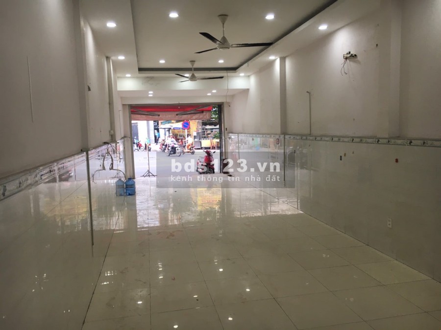 Cho thuê nhà nguyên căn mặt tiền đường Bình Thạnh, giá 40 triệu/tháng, dtsd 40m2