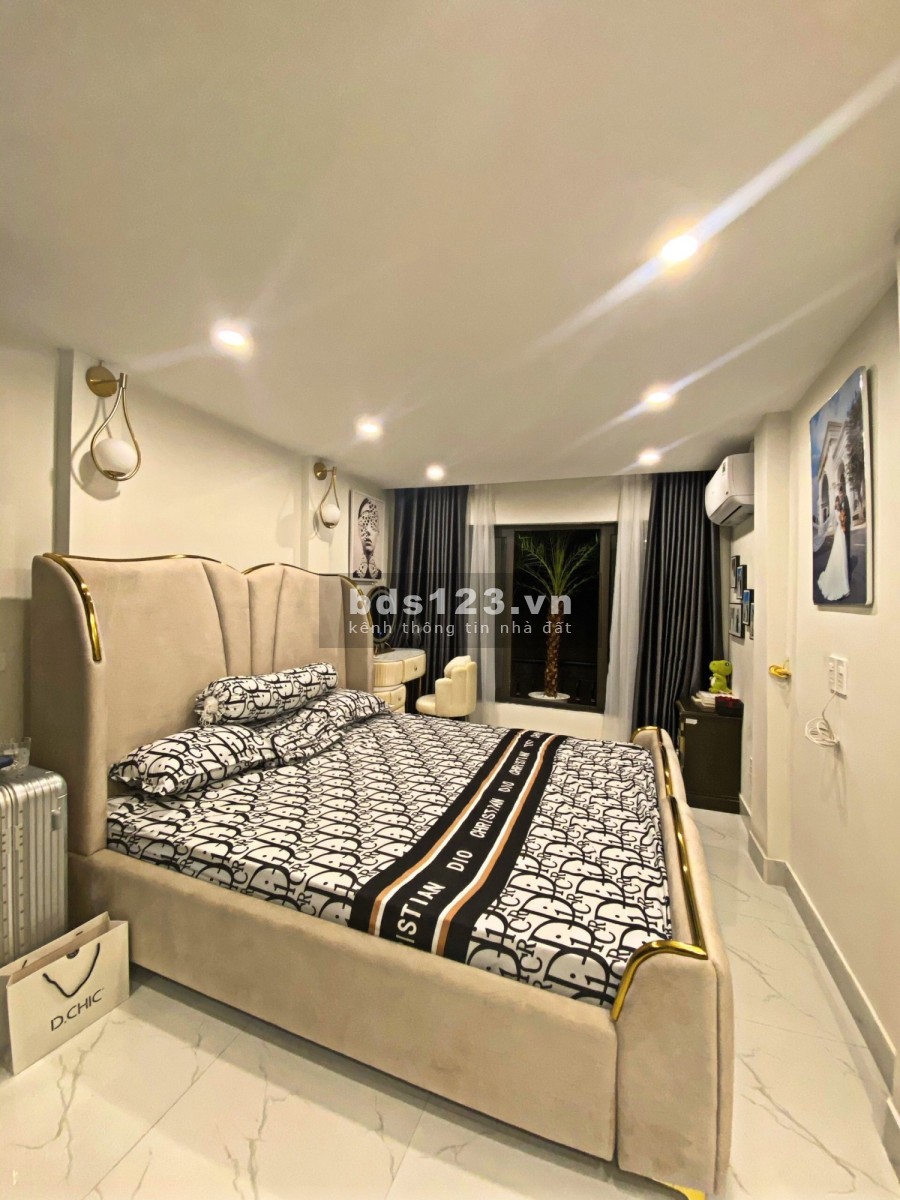 Bán nhà nguyên căn ở trung tâm Quận Đống Đa, giá chỉ hơn 5 tỷ, dtsd 26/32m2 khu an ninh