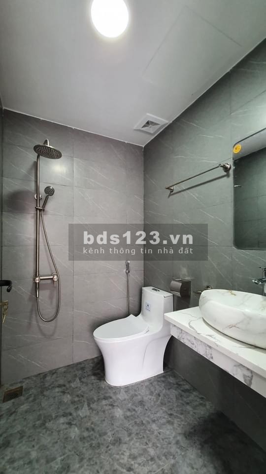 Nguyễn Sơn, khu Vip hàng không 31m2, giá bán 5.9 tỷ nhà mới đẹp đúc 5 tầng thoáng