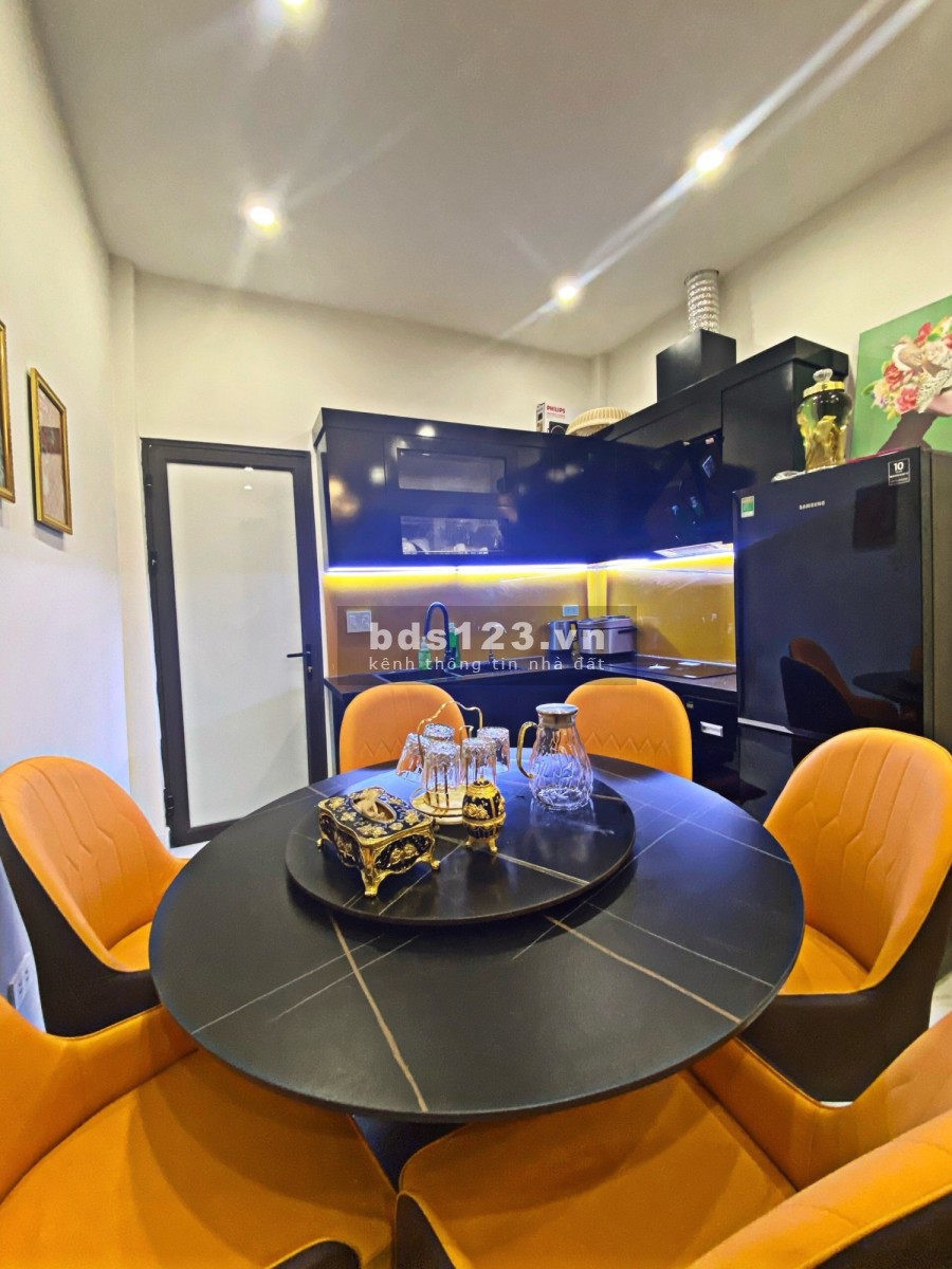 Bán nhà nguyên căn ở trung tâm Quận Đống Đa, giá chỉ hơn 5 tỷ, dtsd 26/32m2 khu an ninh