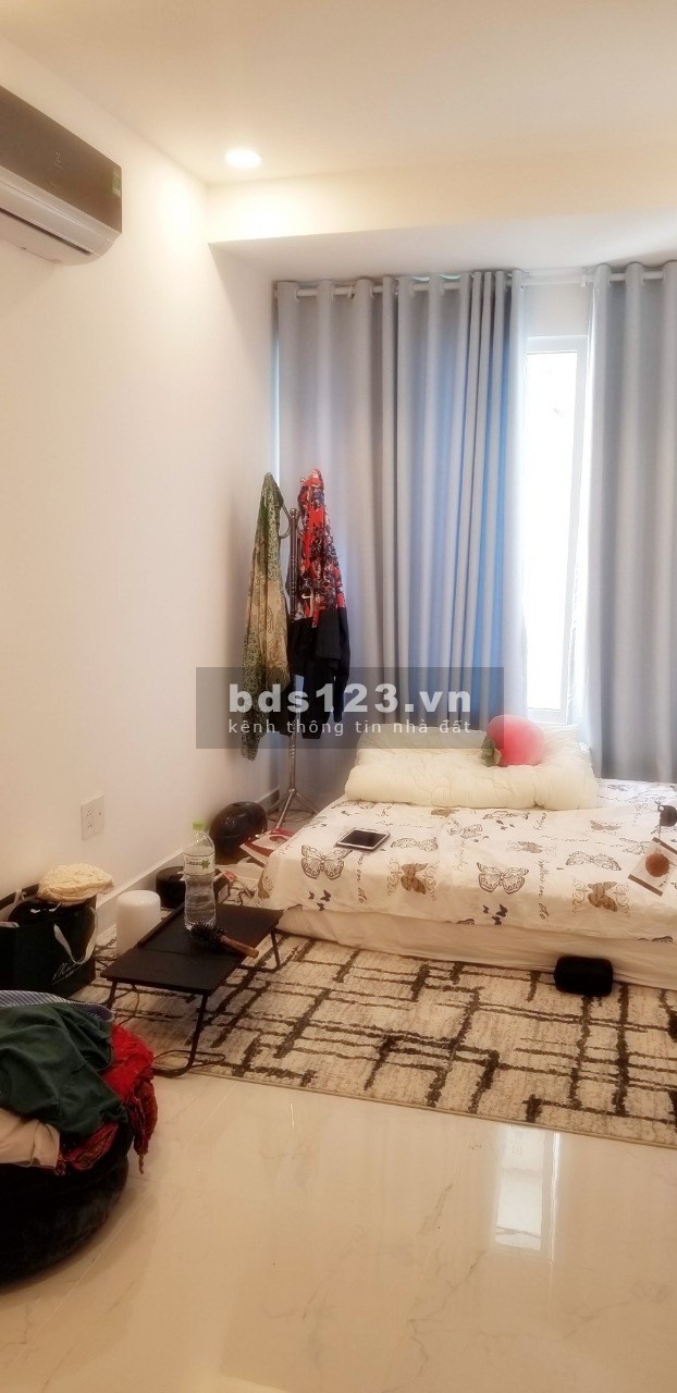 Bán căn góc 3PN đầy đủ nội thất y hình, hướng mát. Giá 8.8 tỷ bao hết, có hỗ trợ vay ngân hàng