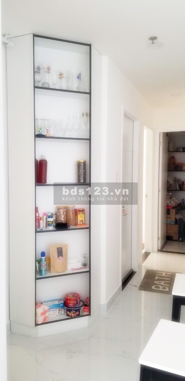Bán căn góc 3PN đầy đủ nội thất y hình, hướng mát. Giá 8.8 tỷ bao hết, có hỗ trợ vay ngân hàng