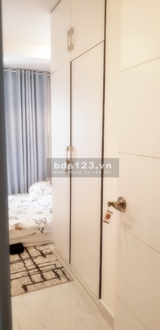 Bán căn góc 3PN đầy đủ nội thất y hình, hướng mát. Giá 8.8 tỷ bao hết, có hỗ trợ vay ngân hàng