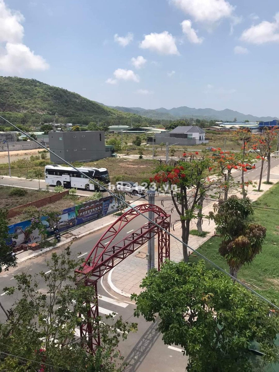 Mấy lô đất đẹp thổ cư giá đầu tư ngay sát thị trấn Long Hải liên hệ 0935521383