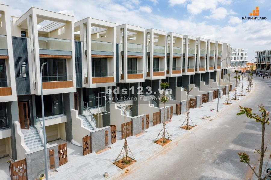 Nhà phố, shophouse biển sở hữu lâu dài chỉ 2 tỷ, tặng kim cương 86 triệu và chiết khấu lên đến 8%