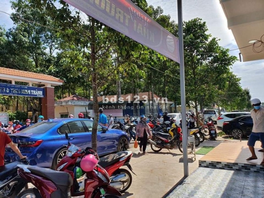 Chủ cần bán gấp 1 lô mặt tiền đường ngay sát chợ Minh Thành chơn thành_Bình Phướcchỉ 13.3 triệu/m2