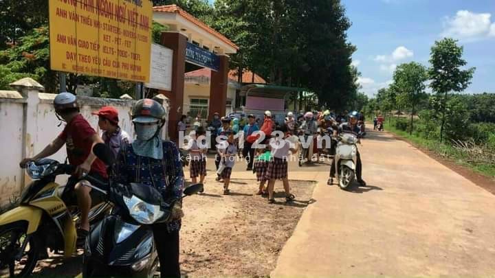 Chủ cần bán gấp 1 lô mặt tiền đường ngay sát chợ Minh Thành chơn thành_Bình Phướcchỉ 13.3 triệu/m2