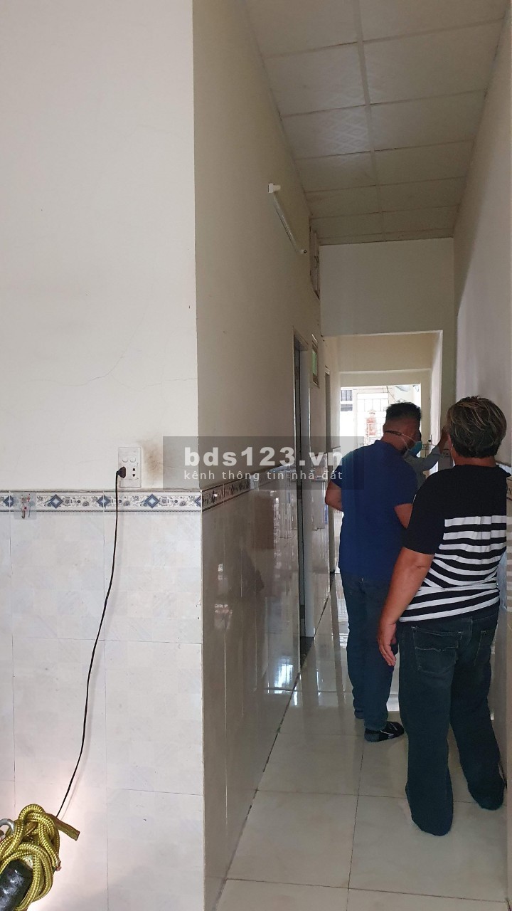 Cho thuê nhà C4 mặt tiền đường 49, P. Tân Quy, Q7