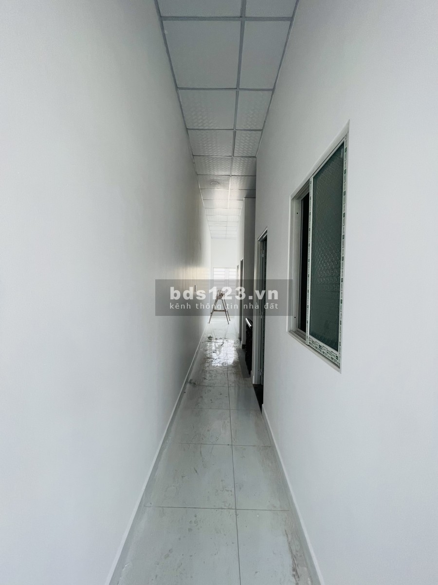 Bán nhà 1 trệt 1 lầu ngay UBND phường Long Bình Tân, giá rẻ 1.53 tỷ, dtsd 136m2