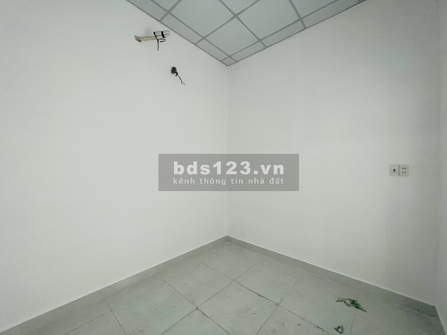 Bán nhà 1 trệt 1 lầu ngay UBND phường Long Bình Tân, giá rẻ 1.53 tỷ, dtsd 136m2