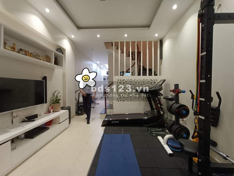 Giá nào cũng bán nhà Khương Đình, siêu đẹp 61m, giá bán 6.2 tỉ ô tô quay đầu