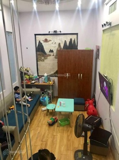Cần bán nhà riêng 36m2, 4 tầng ở hậu dt 38m2, sổ đỏ chính chủ tại Định Công, cách đường 30m
