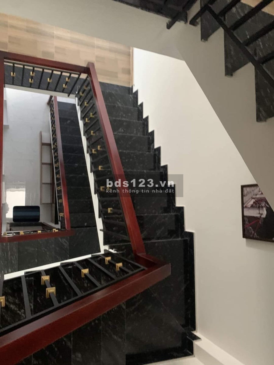 Hẻm xe hơi gần 70m2, giá bán 6.6 tỷ, trục trương Công Định, pháp lý chính chủ, khu dân trí cao