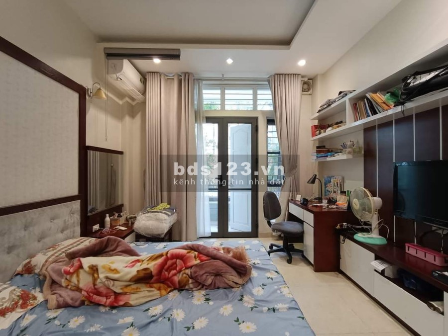 Giá nào cũng bán nhà Khương Đình, siêu đẹp 61m, giá bán 6.2 tỉ ô tô quay đầu