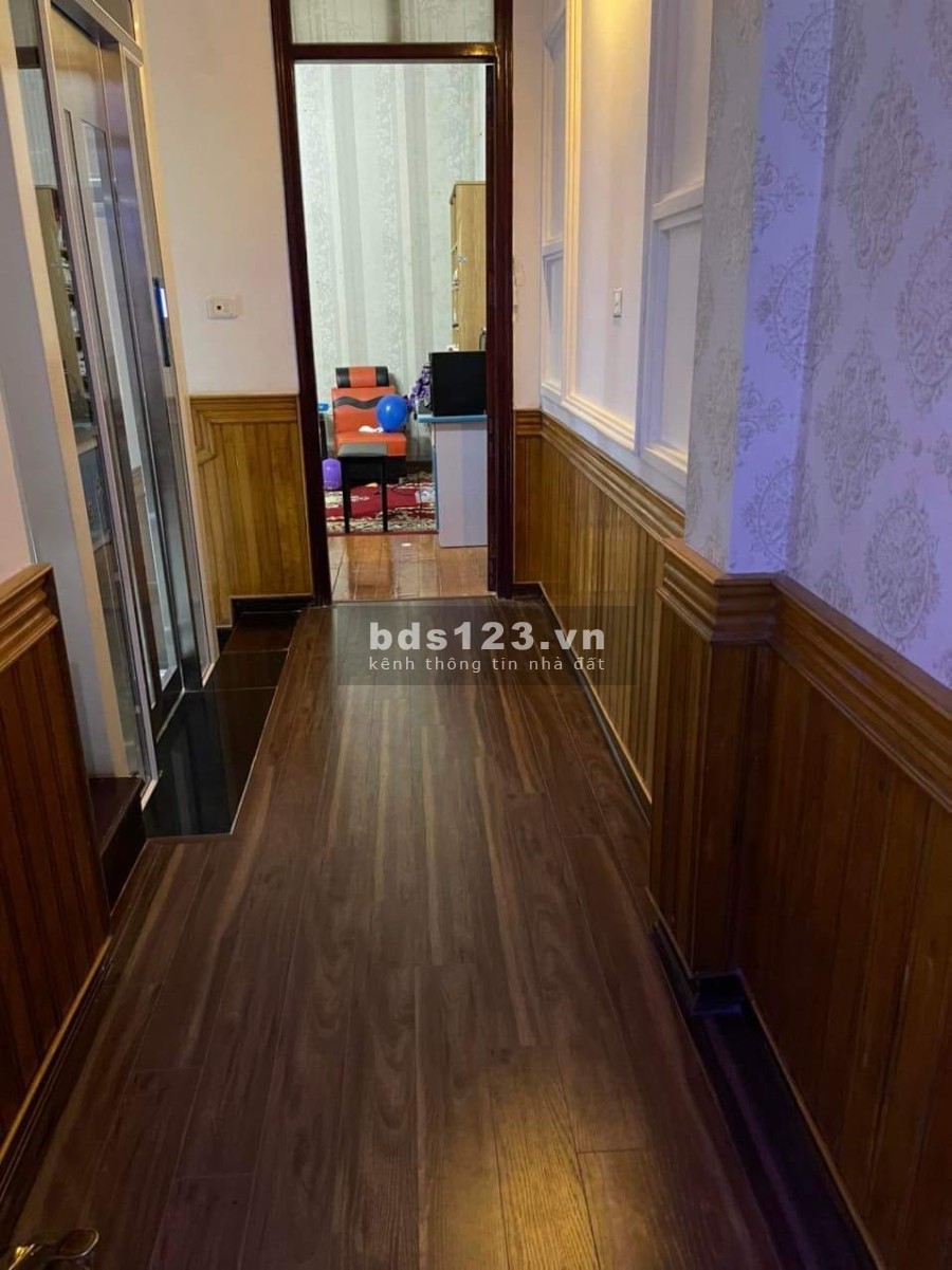 Chỉ 14.5 tỷ có ngay nhà ô tô vào sát tường Royal City, diện tích 76m2, sổ chính chủ, giá tốt