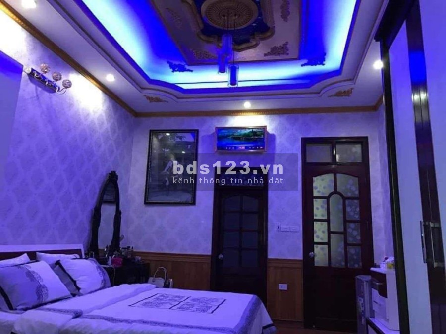Chỉ 14.5 tỷ có ngay nhà ô tô vào sát tường Royal City, diện tích 76m2, sổ chính chủ, giá tốt
