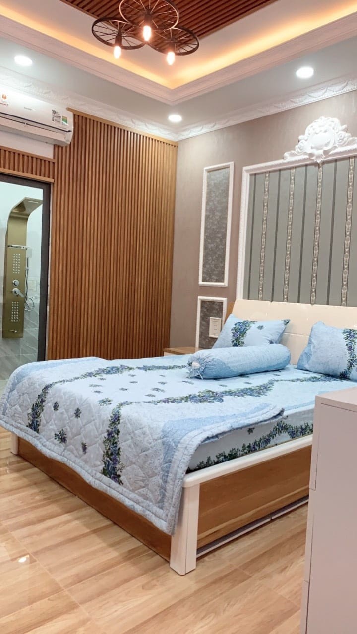 Bán nhà nguyên căn hẻm 8m Phạm Văn Bạch diện tích 105m2, 4 tầng giá bán 12 tỷ pháp lý chuẩn