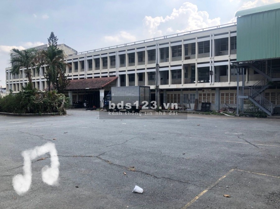 Cho thuê kho, xưởng, văn phòng*5.500m2 mặt tiền Xa lộ Hà Nội, P. Trường Thọ, TP. Thủ Đức