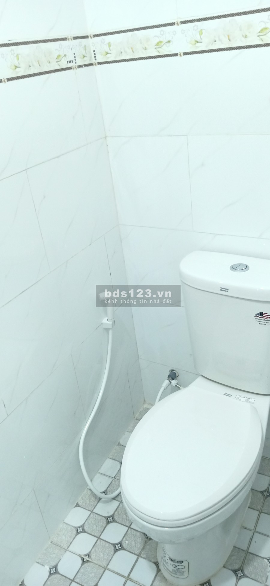 Chính chủ cần bán căn nhà sổ hồng riêng, công chứng sang tên trong ngày.