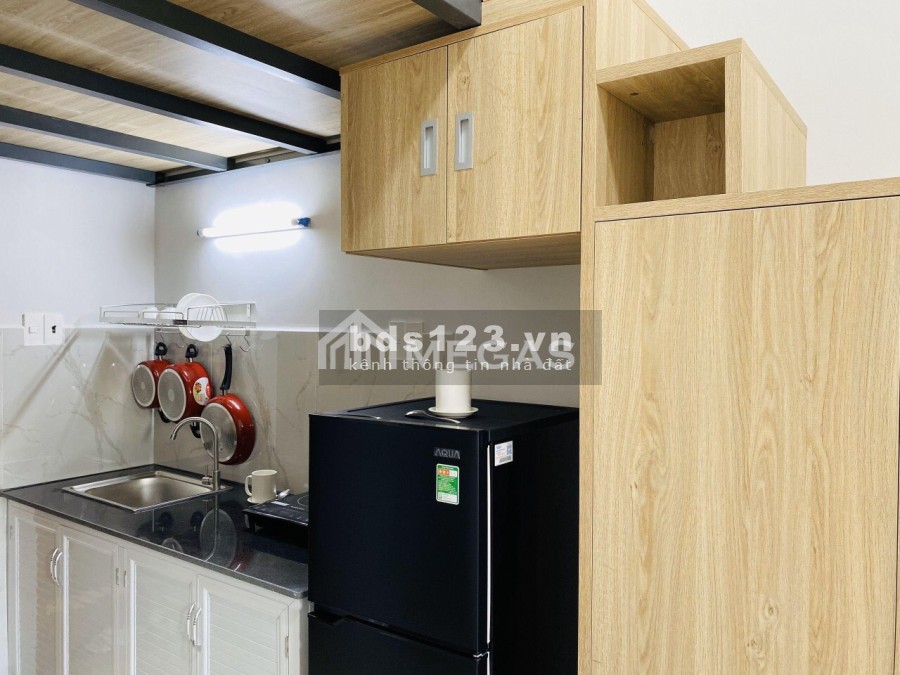 Căn hộ dịch vụ cao cấp ngay Âu Cơ, full nội thất có bãi xe oto, an ninh sạch sẽ hiện đại