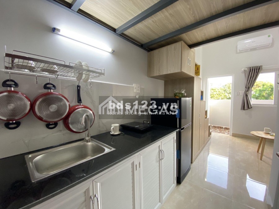 Căn hộ dịch vụ cao cấp ngay Âu Cơ, full nội thất có bãi xe oto, an ninh sạch sẽ hiện đại