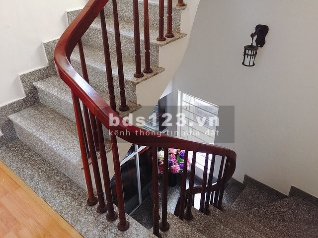 Bán nhà Văn Quán Quận Hà Đông, 5 tầng đẹp vào ở ngay, diện tích 40m2, giá 4.8 tỷ, lhcc