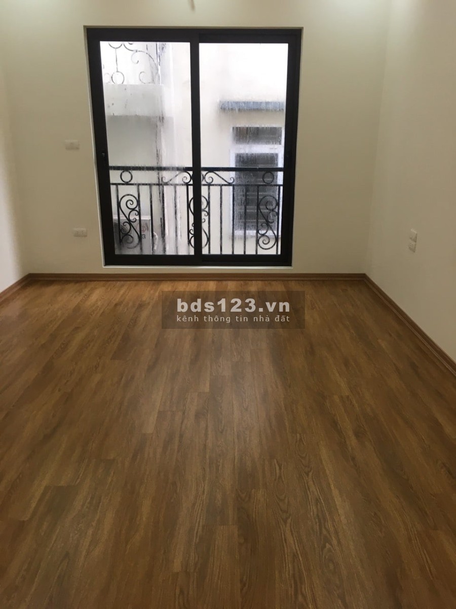 Bán nhà ô tô đỗ cửa 30m ra phố dtsd 34m2, 5 tầng mt 3.7m, giá bán 4.5 tỷ, Nguyễn Văn Cừ