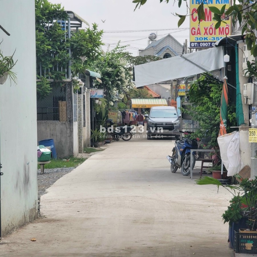 Đất tại chợ Mỹ Hạnh Nam thổ cư 100% sổ hồng riêng công chứng liền trong ngay