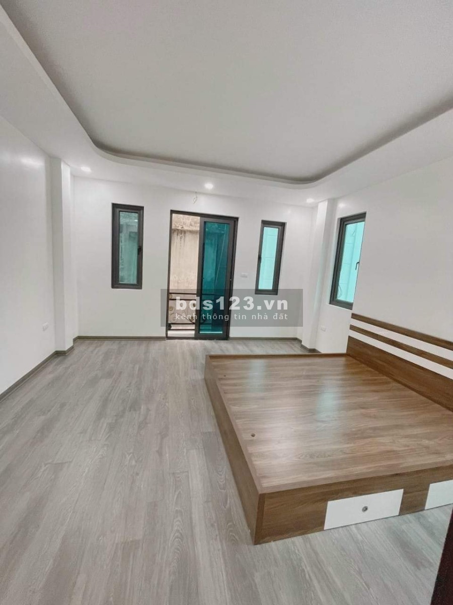 Bán nhà rẻ đẹp 5 tầng mới xây chính chủ phố Tôn Đức Thắng, giá 3.7 tỷ, tặng nội thất