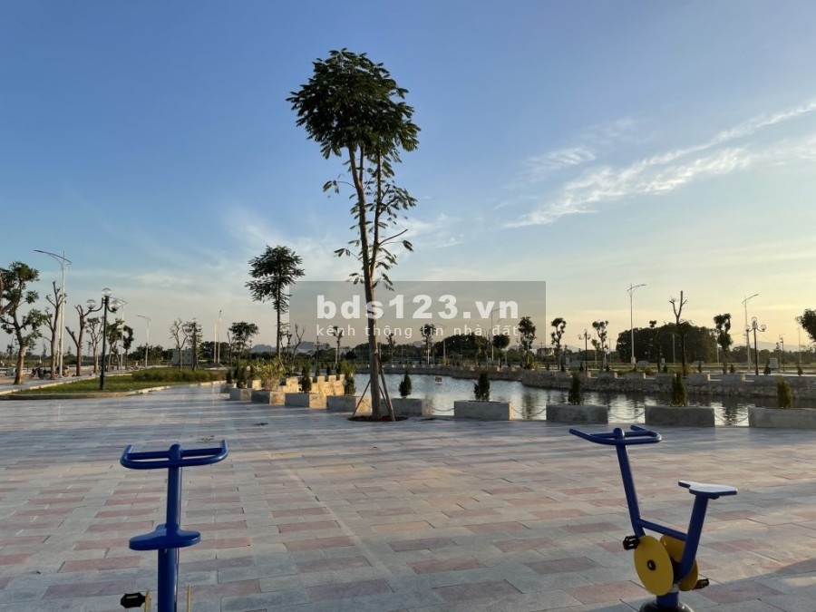 Đất nền Đông Sơn, Thanh Hóa. Lô góc Biệt thự gần hồ, hạ tầng đẹp, đường vào 36m. Giá đầu tư