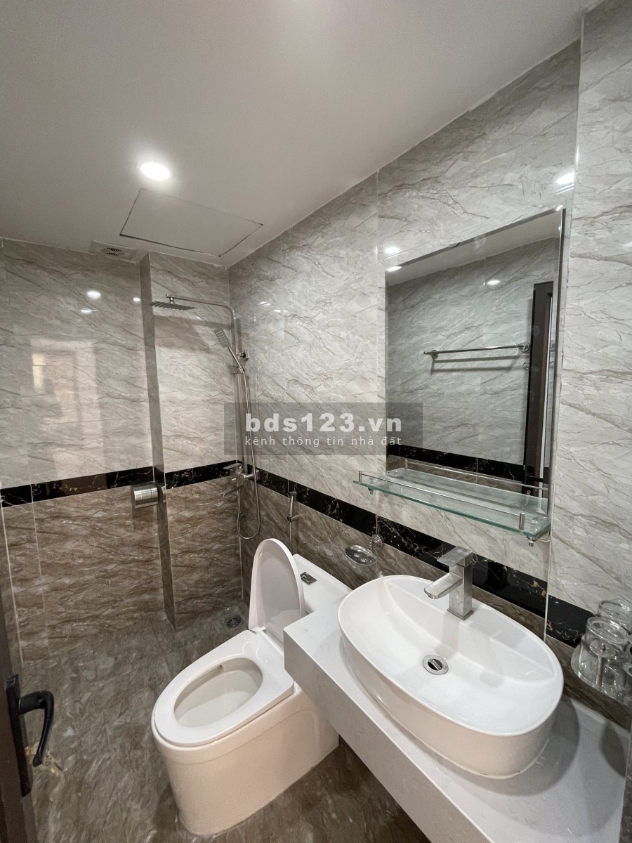 Chính chủ: Bán nhà 35m2, 6 tầng, thang máy, Ở - Kinh doanh tốt, ngõ 79/40 Dương Quảng Hàm, Cầu Giấy