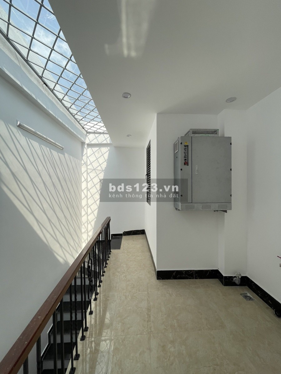Chính chủ: Bán nhà 35m2, 6 tầng, thang máy, Ở - Kinh doanh tốt, ngõ 79/40 Dương Quảng Hàm, Cầu Giấy