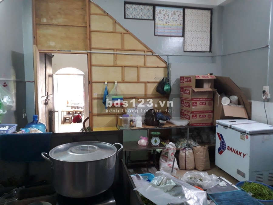 Cho Thuê mặt bằng mặt ngay sau trường đại học HutechSDT: 0916017679 (A.Xuân) - 0908049137 (C.Sơn)