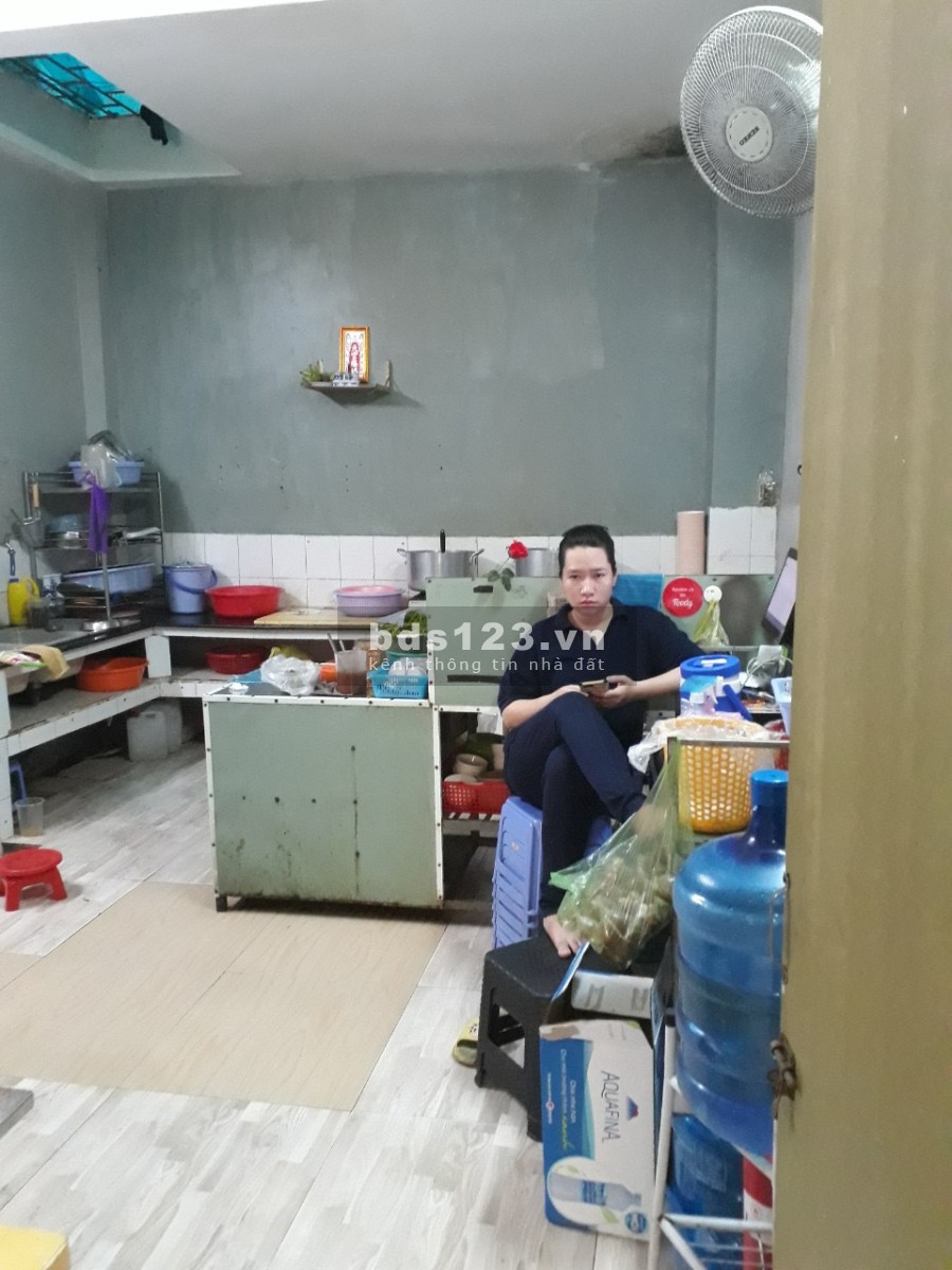 Cho Thuê mặt bằng mặt ngay sau trường đại học HutechSDT: 0916017679 (A.Xuân) - 0908049137 (C.Sơn)
