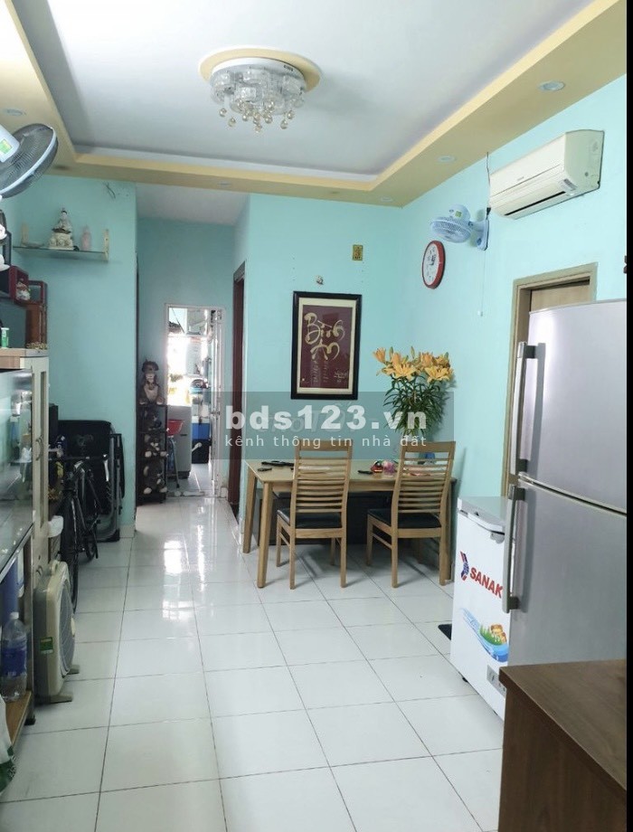 Chính chủ bán căn hộ chung cư Sài Gòn Town Tân Phú, vị trí trung tâm, thuận lợi giao thông