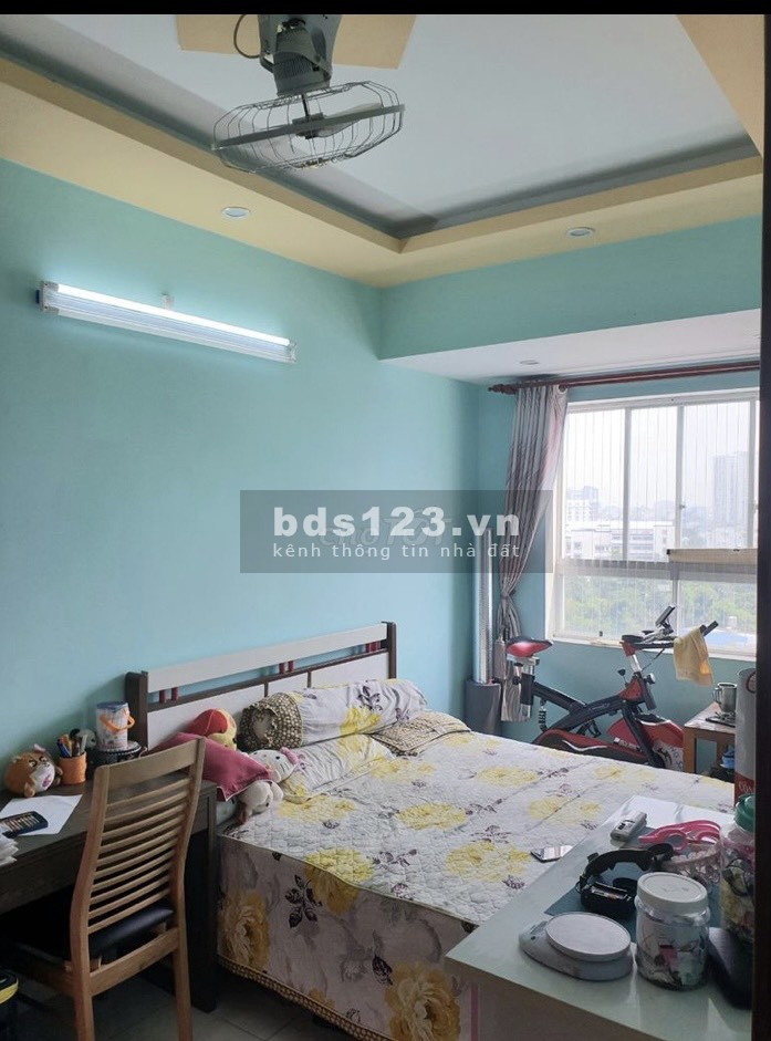 Chính chủ bán căn hộ chung cư Sài Gòn Town Tân Phú, vị trí trung tâm, thuận lợi giao thông