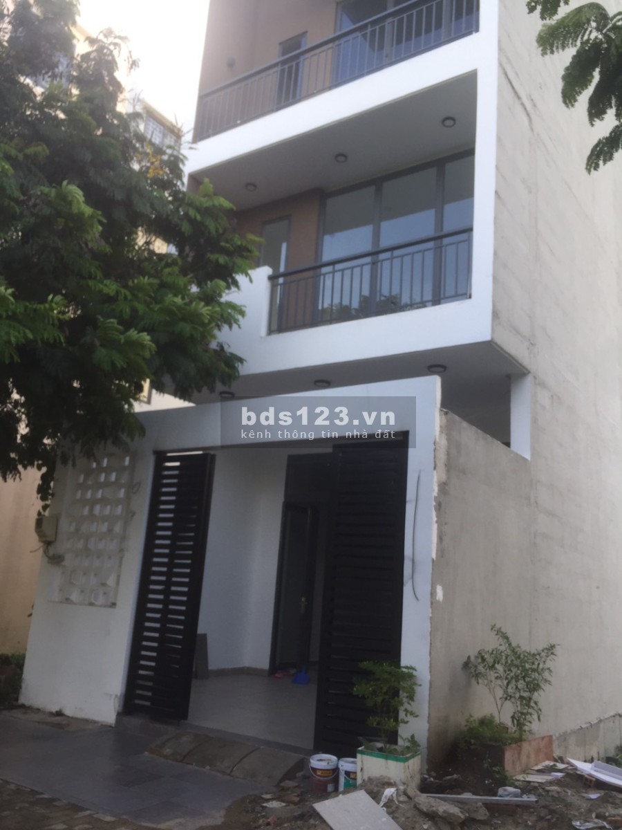 Bán nhà mới xây tại dự án KDC Phong Phú 4, Bình Chánh đang hoàn công nhận sổ