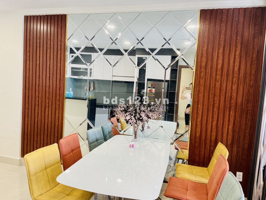 Bán ngay căn hộ 2PN -2WC ,full nội thất giá 2.69 tỷ, tầng cao view thoáng