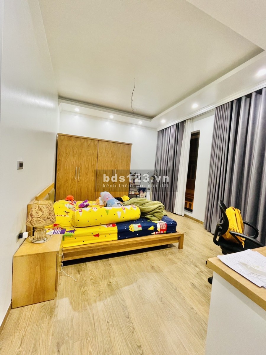 Bán nhà Yên Lạc Hai Bà Trưng, gara ô tô 5 tầng thang mát, diện tích 68m2, giá 15.95 tỷ
