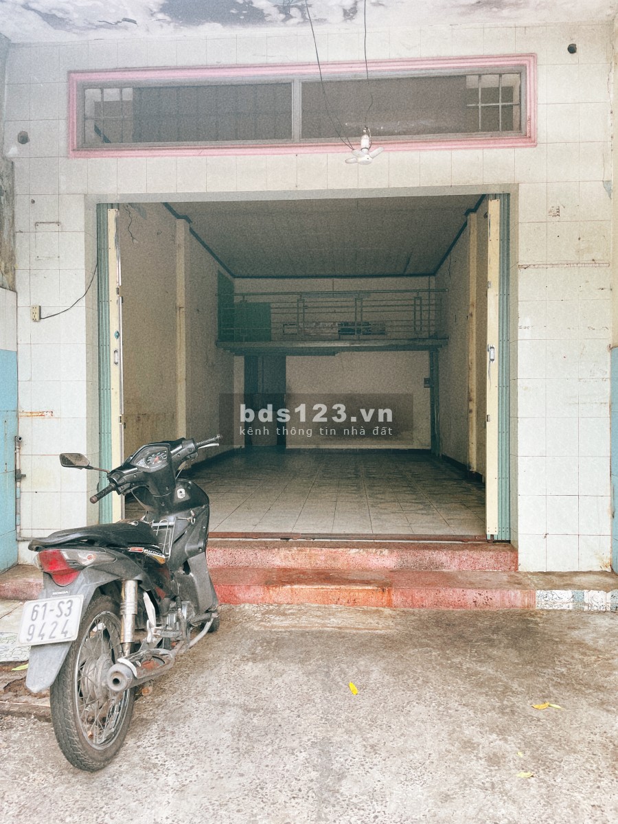 Cho thuê mặt bằng kinh doanh - gần trường học, khu công nghệ cao có chỗ đậu ô tô