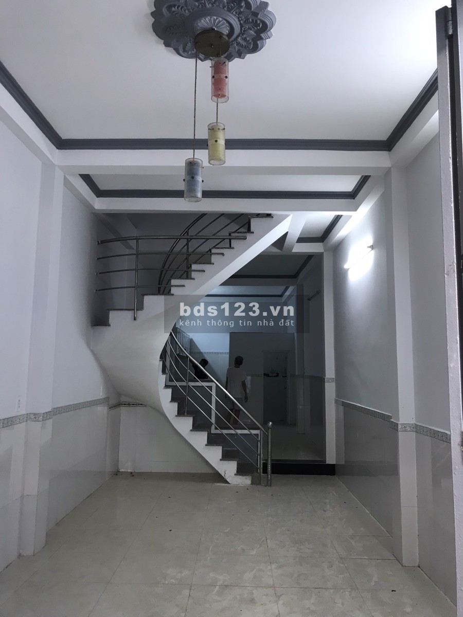 Bán nhà nguyên căn hẻm xe hơi 3 tầng, dtsd 50m2, giá bán 4.5 tỷ, Phường 16, Quận 8