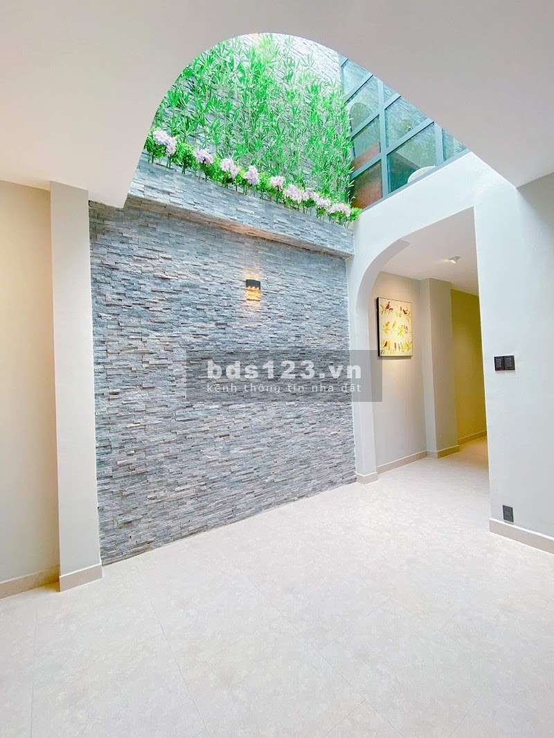 Nhà ngang khủng 5.2 nở hậu 6.7m, dài 17m, nhà thiết kế sang trọng, hiện đại, dọn vào ở ngay