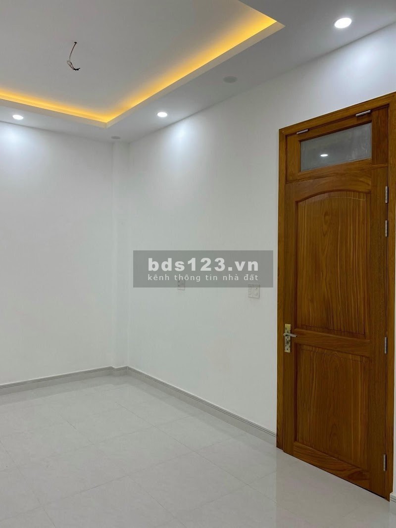 Nhà ngang khủng 5.2 nở hậu 6.7m, dài 17m, nhà thiết kế sang trọng, hiện đại, dọn vào ở ngay