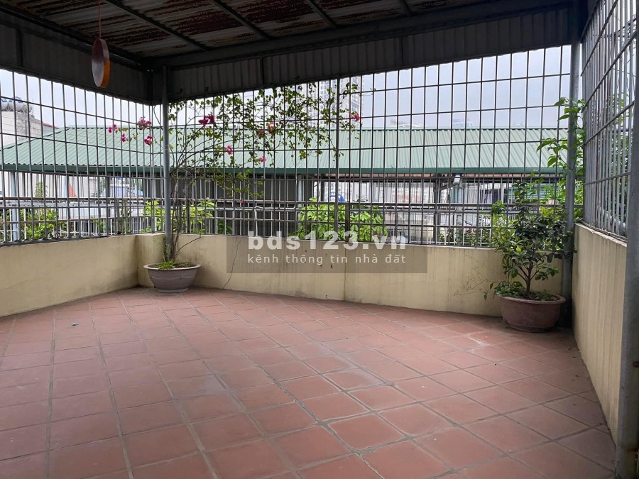 Siêu phẩm lô góc 3 mặt thoáng ngõ rộng thẳng tắp sạch sẽ ở sướng, đúc 5 tầng thoáng