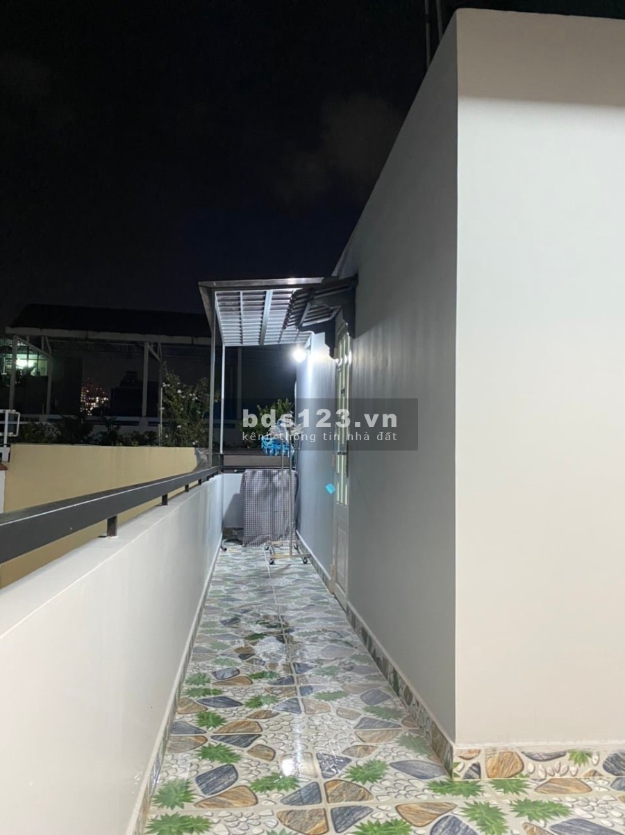 Bán nhà đẹp 4 tầng BTCT Lý Thái Tổ hẻm 5m Quận 10, giá 6.5 tỷ, lh 0901336567