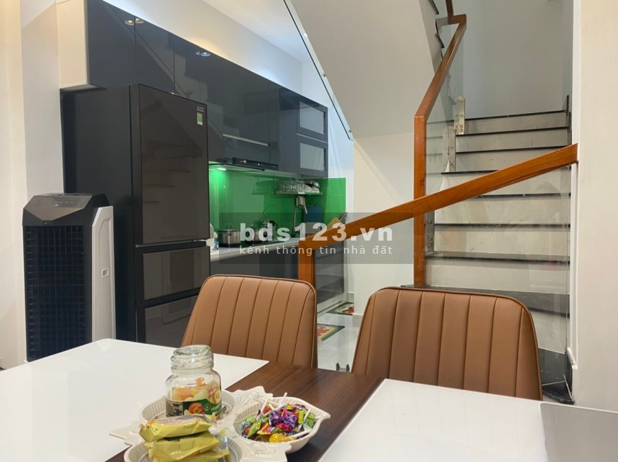 Bán nhà đẹp 4 tầng BTCT Lý Thái Tổ hẻm 5m Quận 10, giá 6.5 tỷ, lh 0901336567