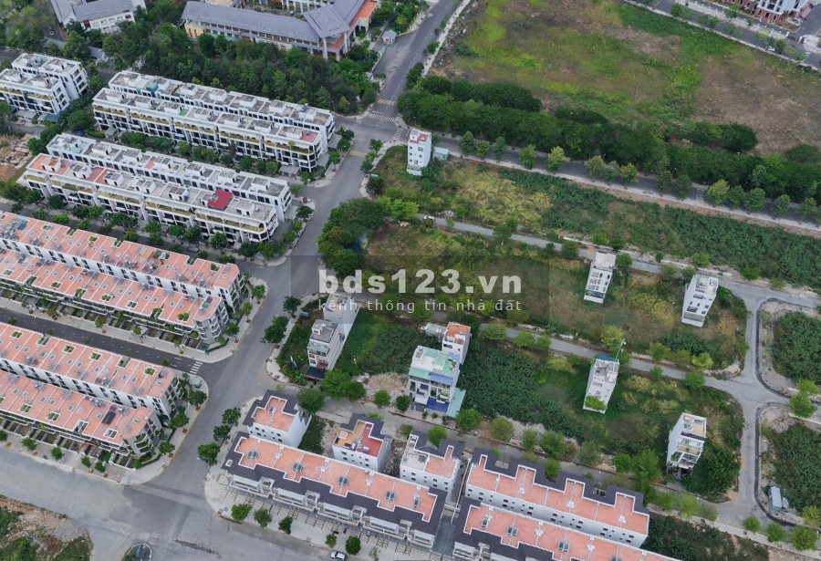Chính chủ bán gấp đất MT Hoàng Hữu Nam, Q9 ngay Suối Tiên, Giá 1.9tỷ/100m2, Sổ hồng riêng