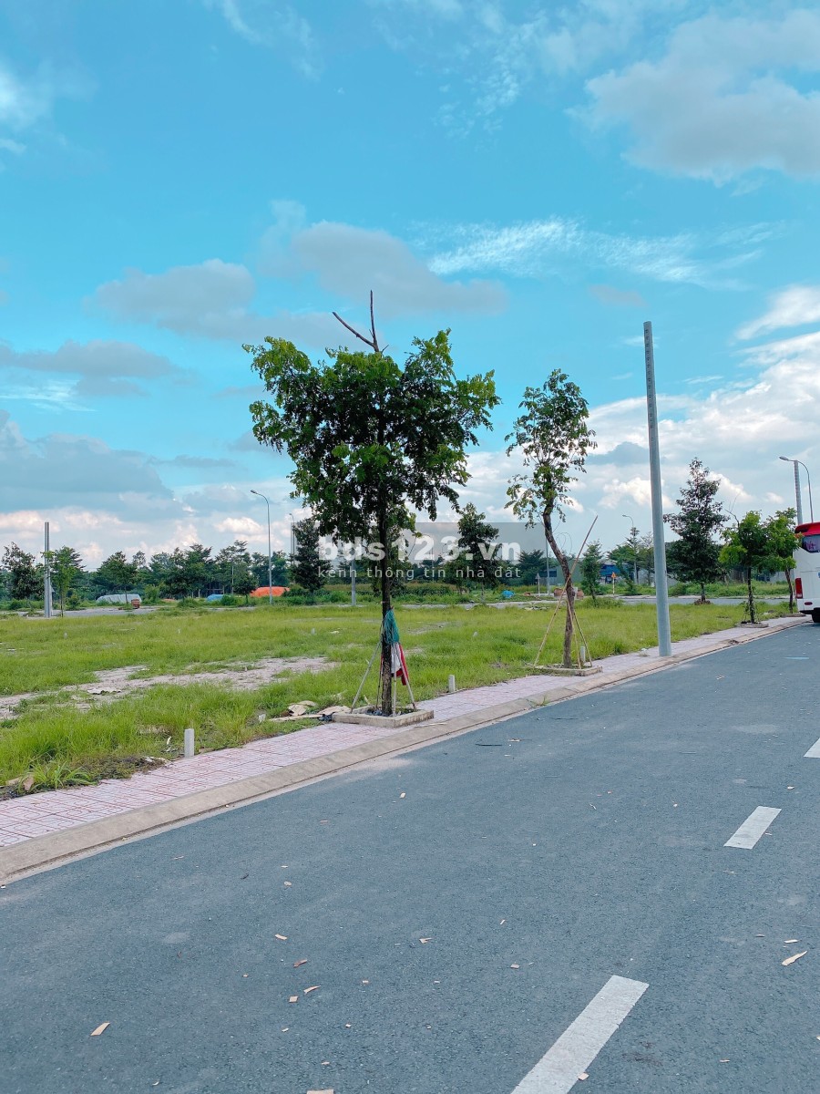 Chính chủ bán gấp đất MT Hoàng Hữu Nam, Q9 ngay Suối Tiên, Giá 1.9tỷ/100m2, Sổ hồng riêng